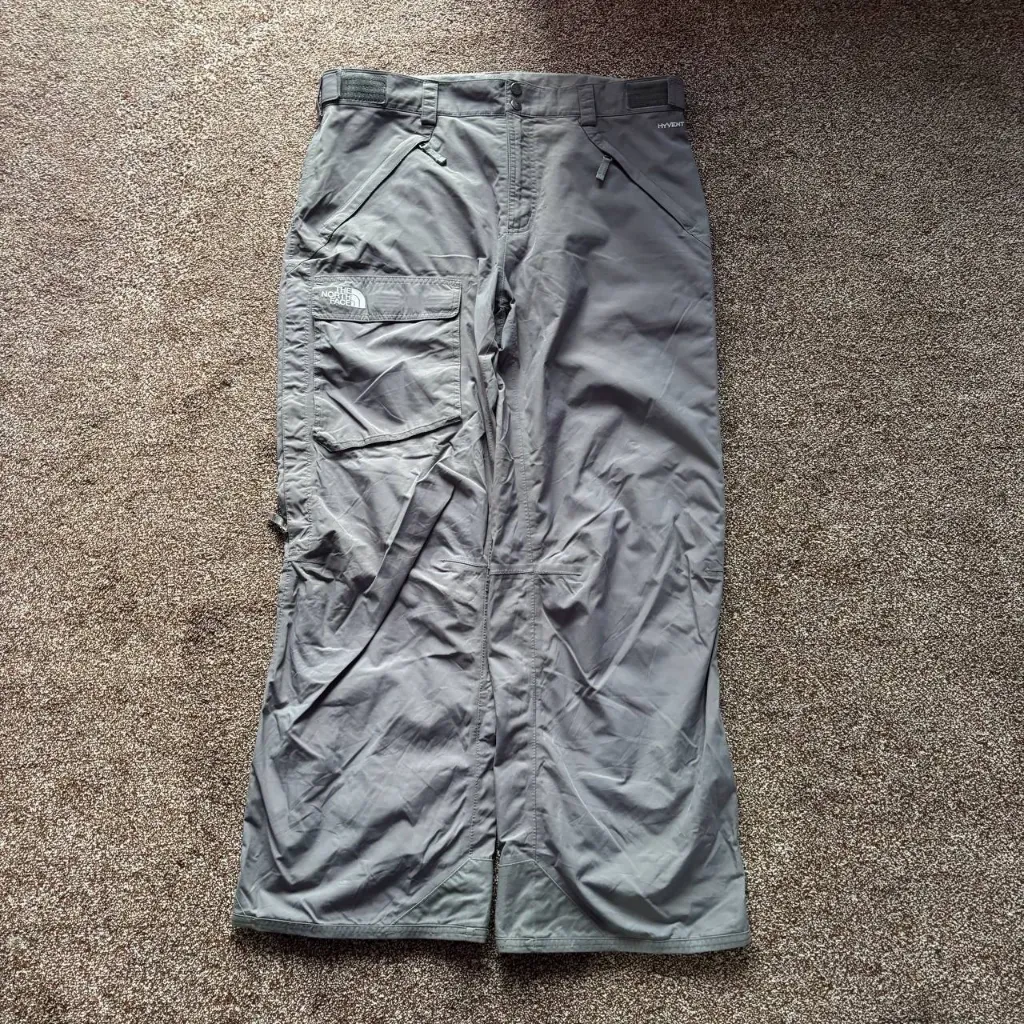 The North Face (ski pant)-38 (Adjustable)