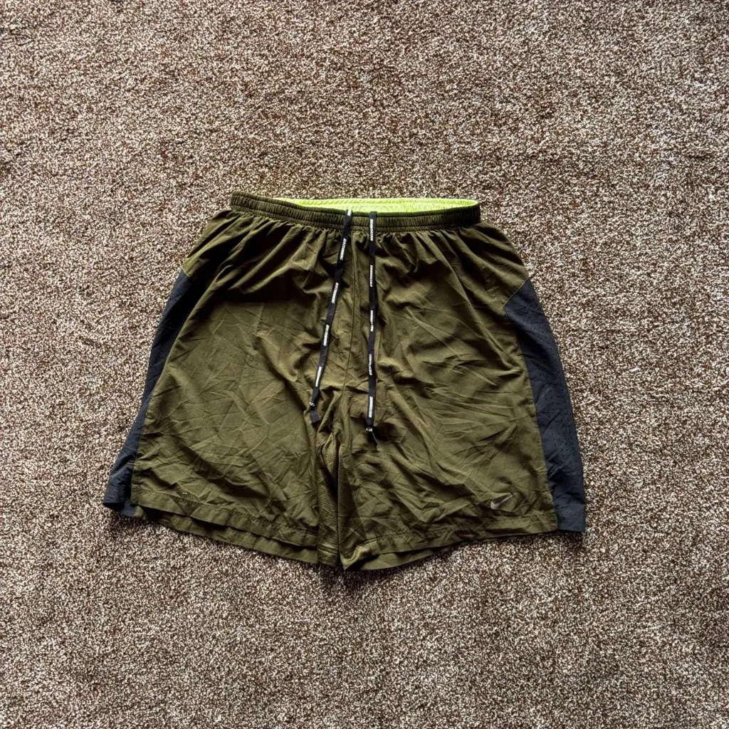 Nike ( 26,28,30)