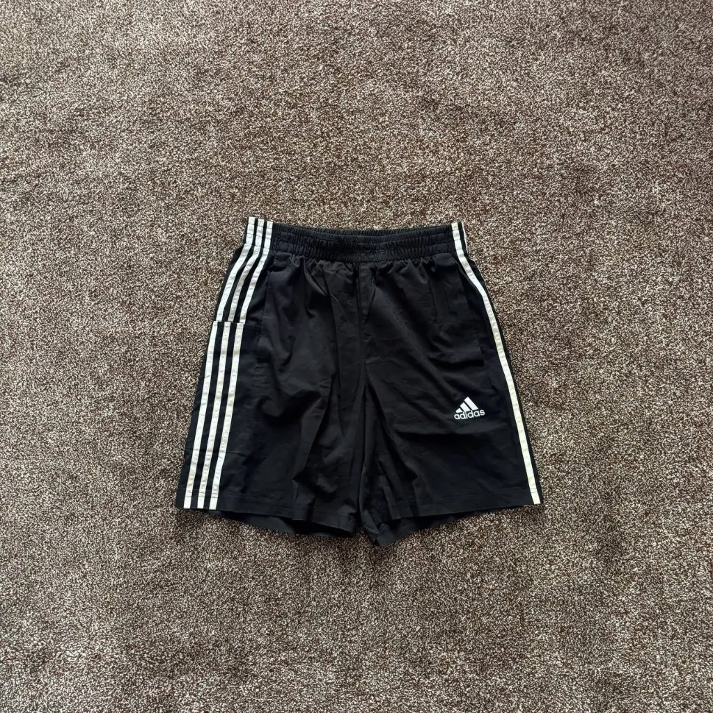 Adidas (28,30,32,34)