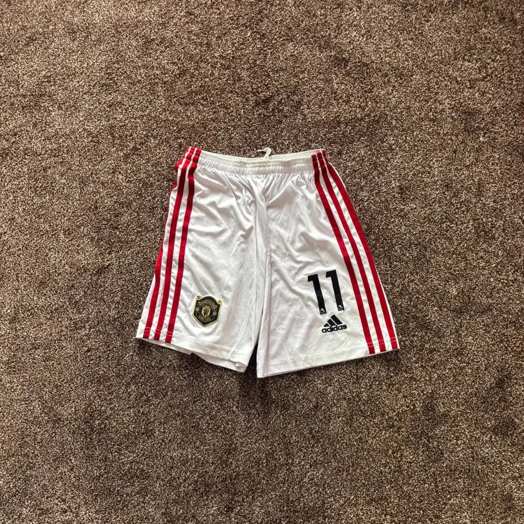 Adidas (26,28,30)