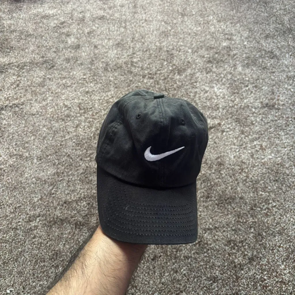 Nike Embroidered Swoosh Logo Cap – Black