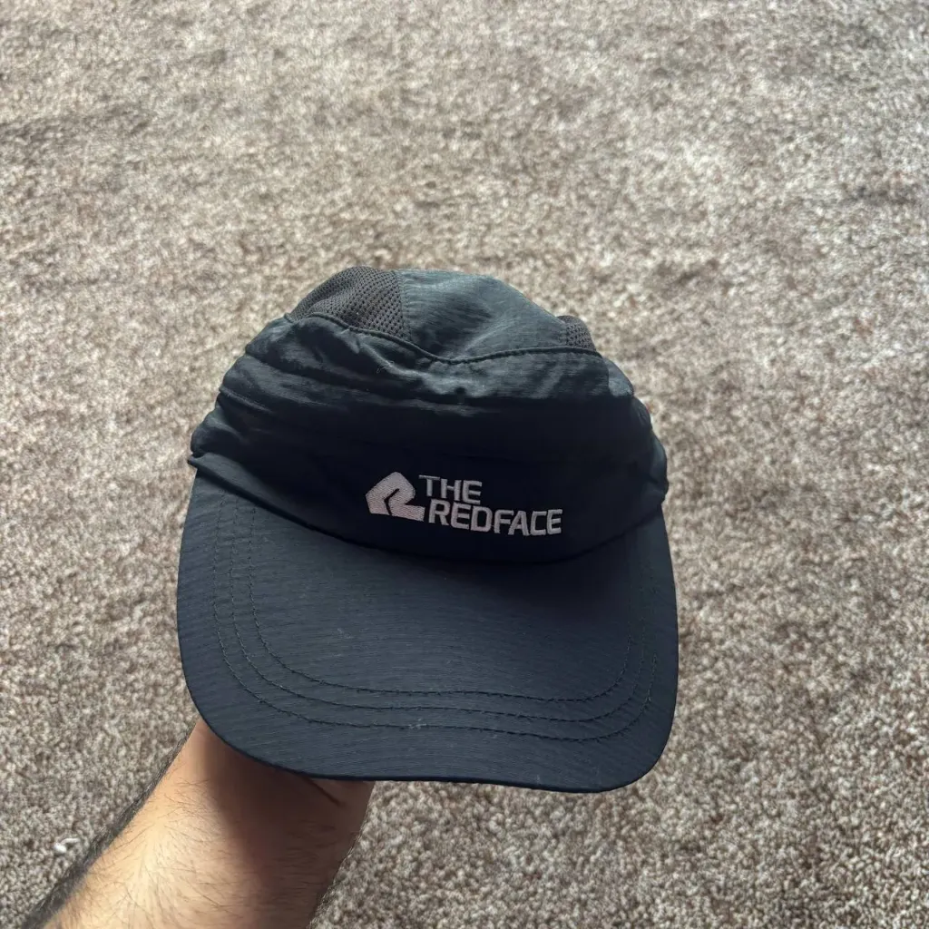 The Redface Technical Mesh Performance Cap – Black