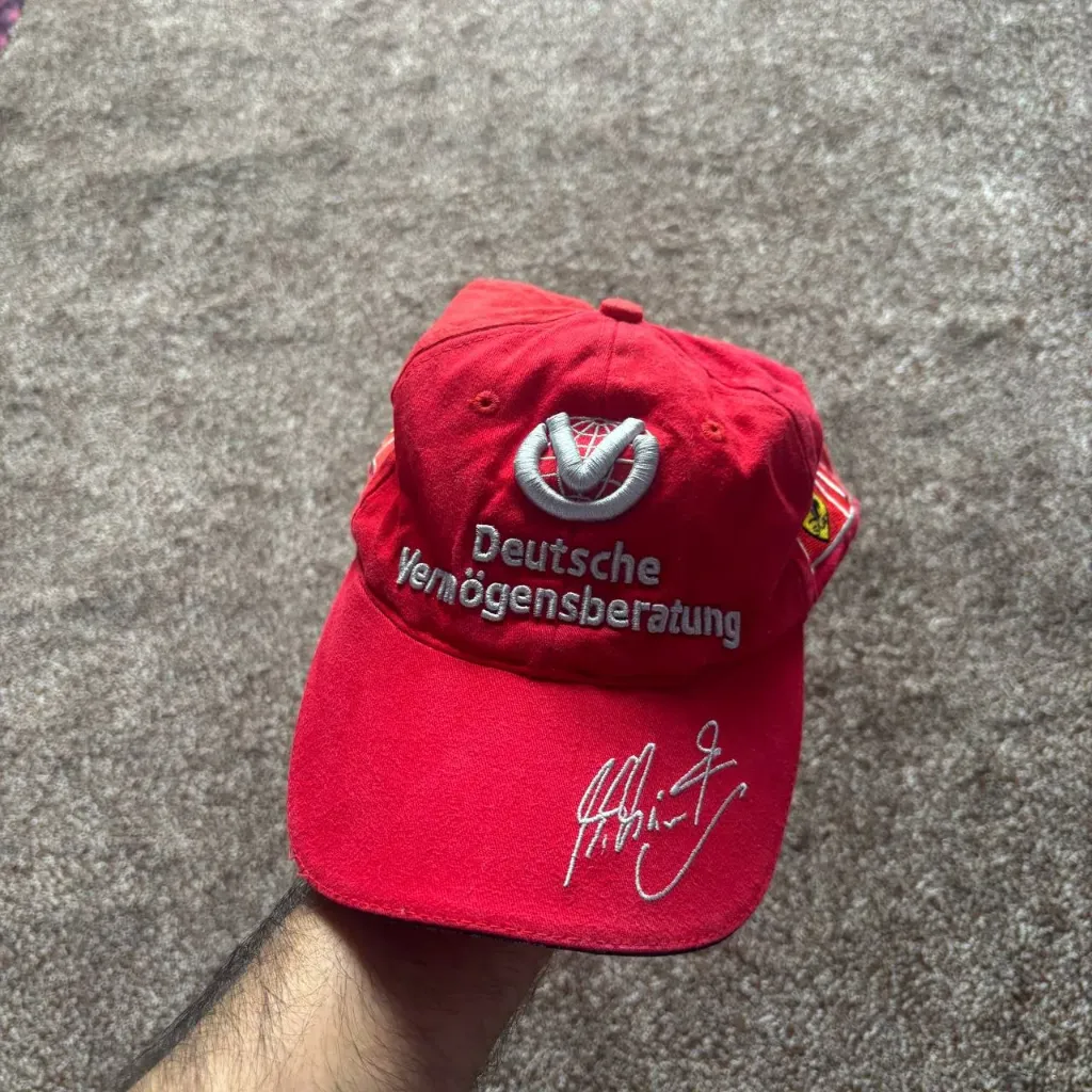 Vintage Michael Schumacher Ferrari F1 "Deutsche Vermögensberatung" Cap – Red
