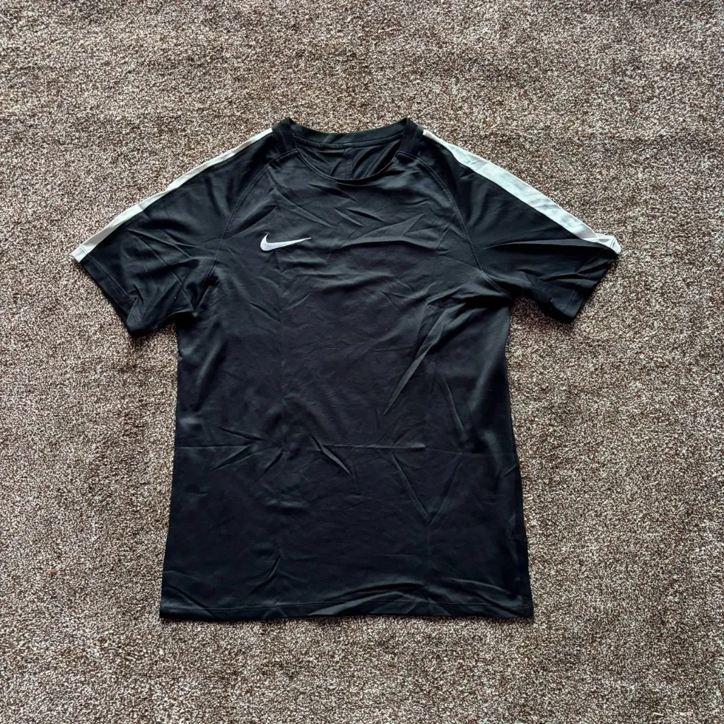 Nike - M