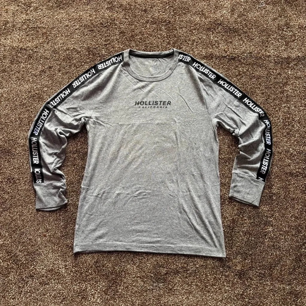 Hollister - M