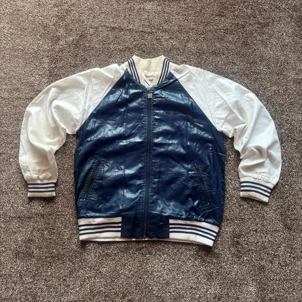 Adidas-M