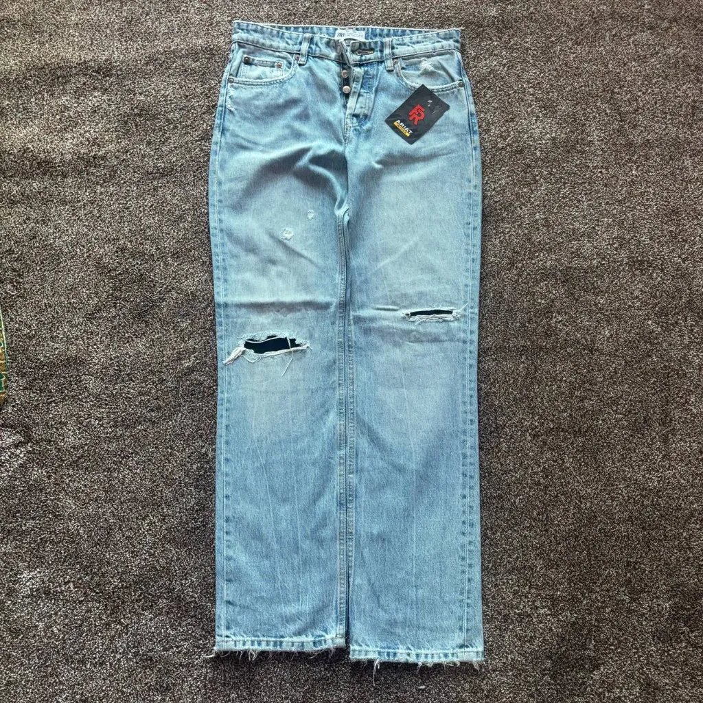 Zara-32 (Straight Fit)